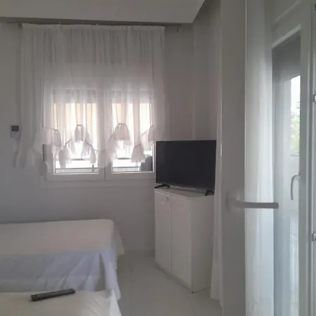 Annas Seaside Apartment Περαία Εξωτερικό φωτογραφία